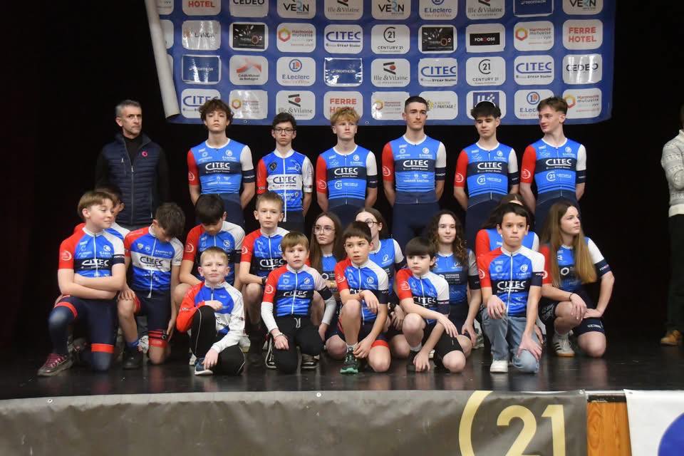 U17